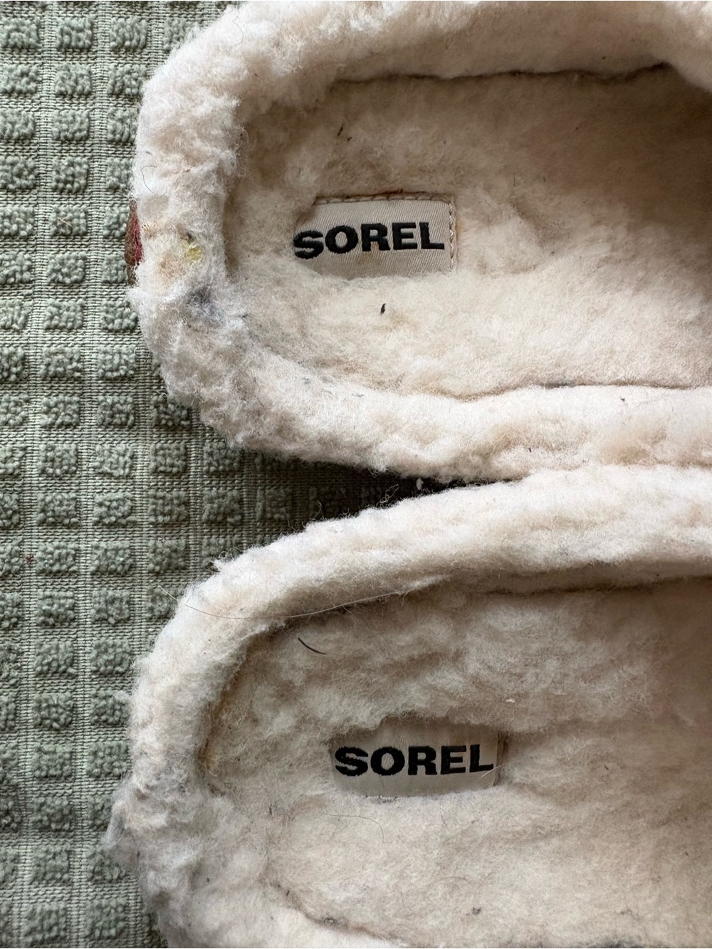 Sorel Red suede fleece-Lined Slip-Ons slippers Sz 9 - Picture 4 of 8
